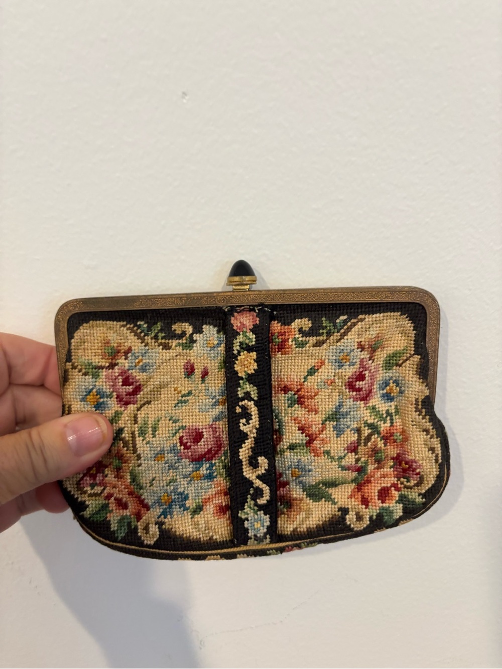 Vintage Floral Tapestry Clasp Wallet - Beige and Black